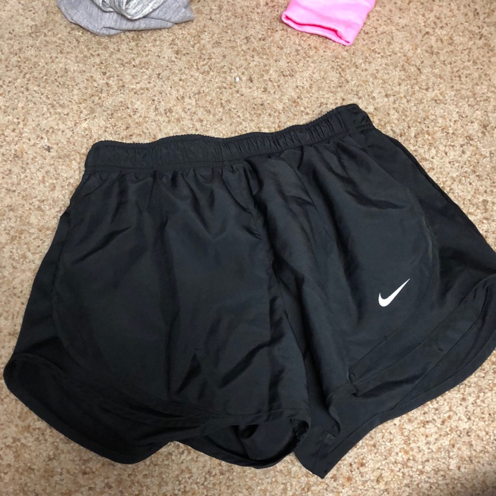 Medium Nike running tempo shorts